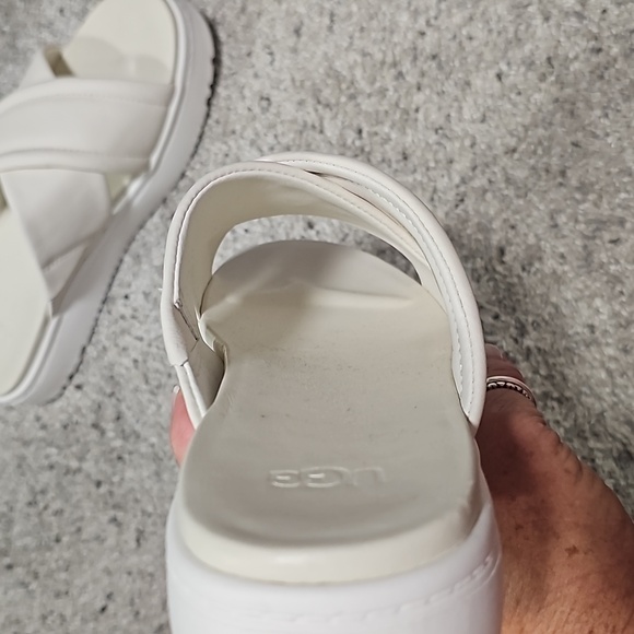 UGG cris cross slides - Picture 10 of 11